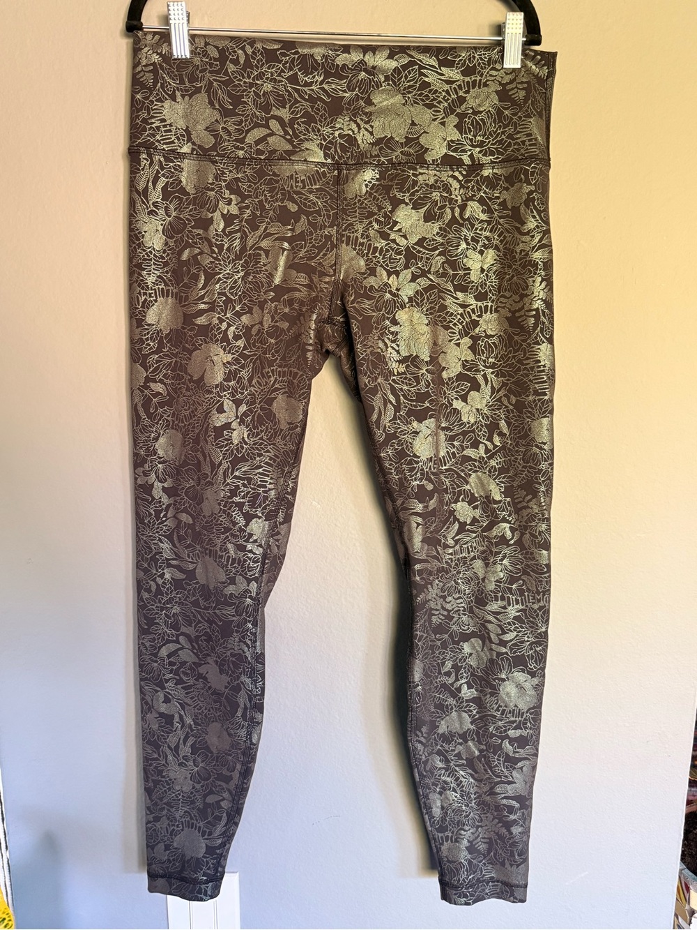 lululemon athletica wunder train rare floral logo design size 14🥀🥀🥀